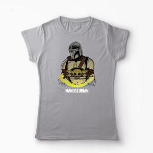 Tricou Mandalorian si Baby Yoda - Femei-Gri